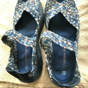 Bernie Mev, Sandals